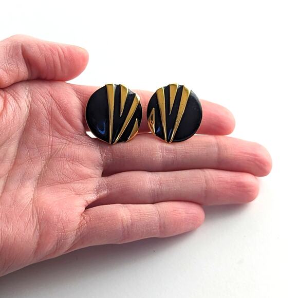 Vintage Signed Napier Chic 80s Gold Tone Black Enameled Clip On Earrings - Picture 4 of 4